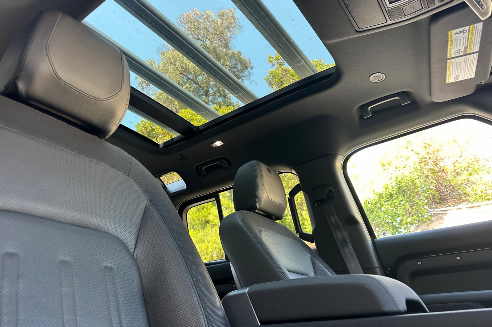 Used 2022 Land Rover Defender 110 Trophy Edition image 19