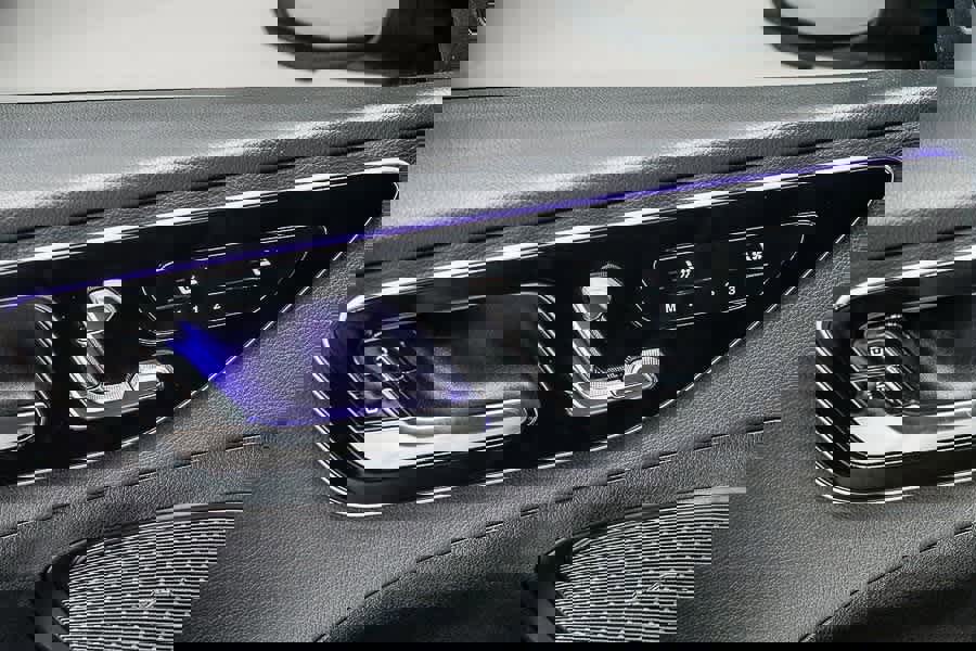 Used 2025 Mercedes-Benz C 300 Sedan image 20