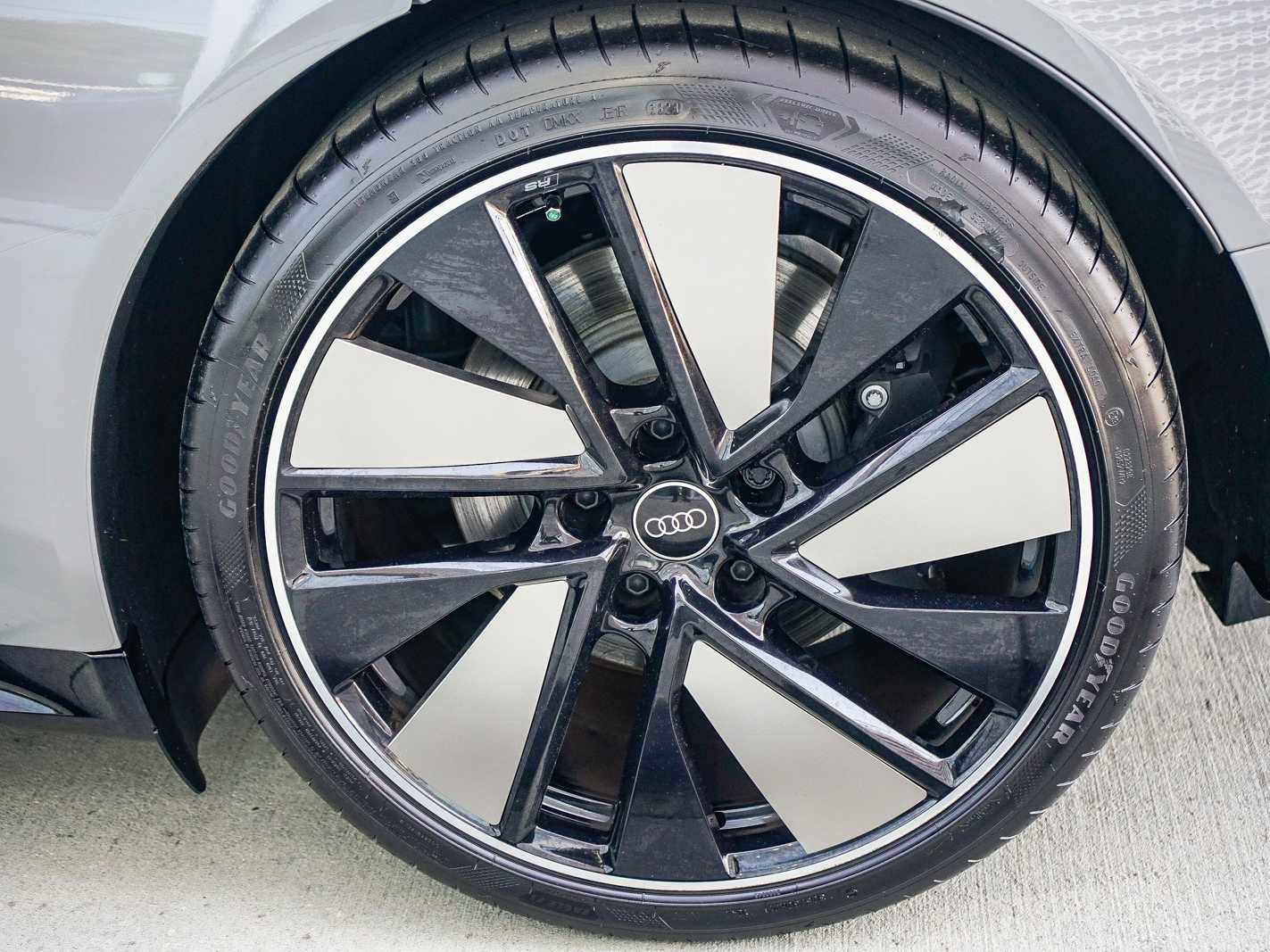 Used 2024 Audi e-tron GT Prestige w/ Prestige Package image 10