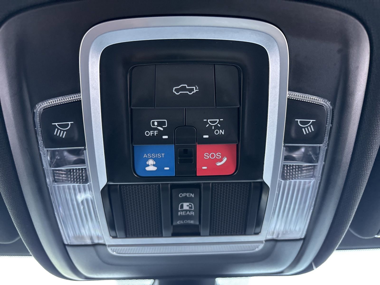 Used 2022 RAM 3500 Limited w/ Night Edition AWD/4WD image 21