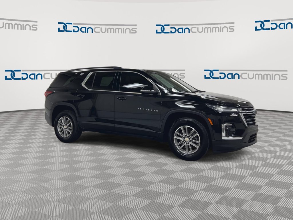 Used 2022 Chevrolet Traverse LT FWD image 2