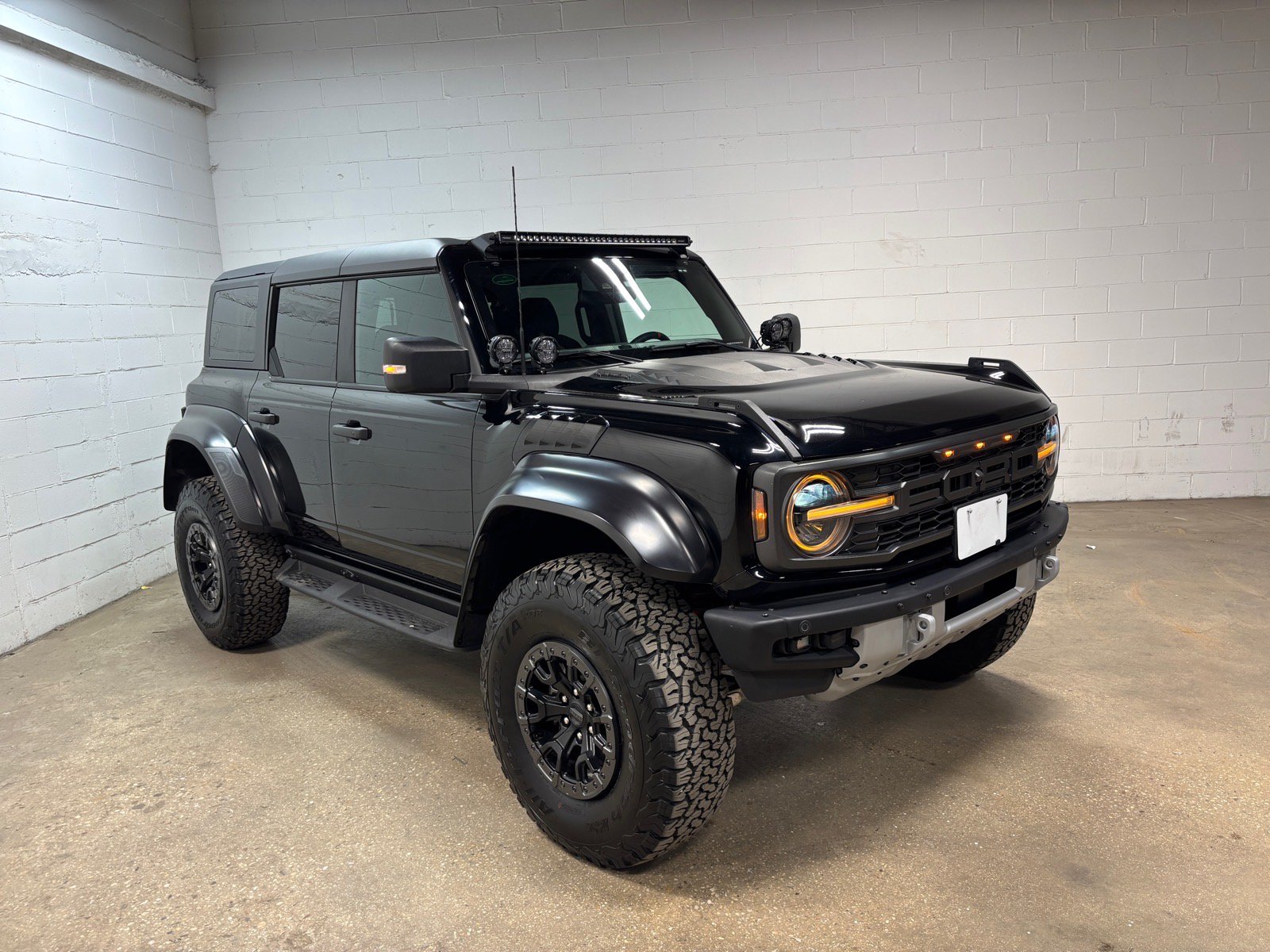 Used 2024 Ford Bronco Raptor w/ Interior Carbon Fiber Pack 6 AWD/4WD image 4