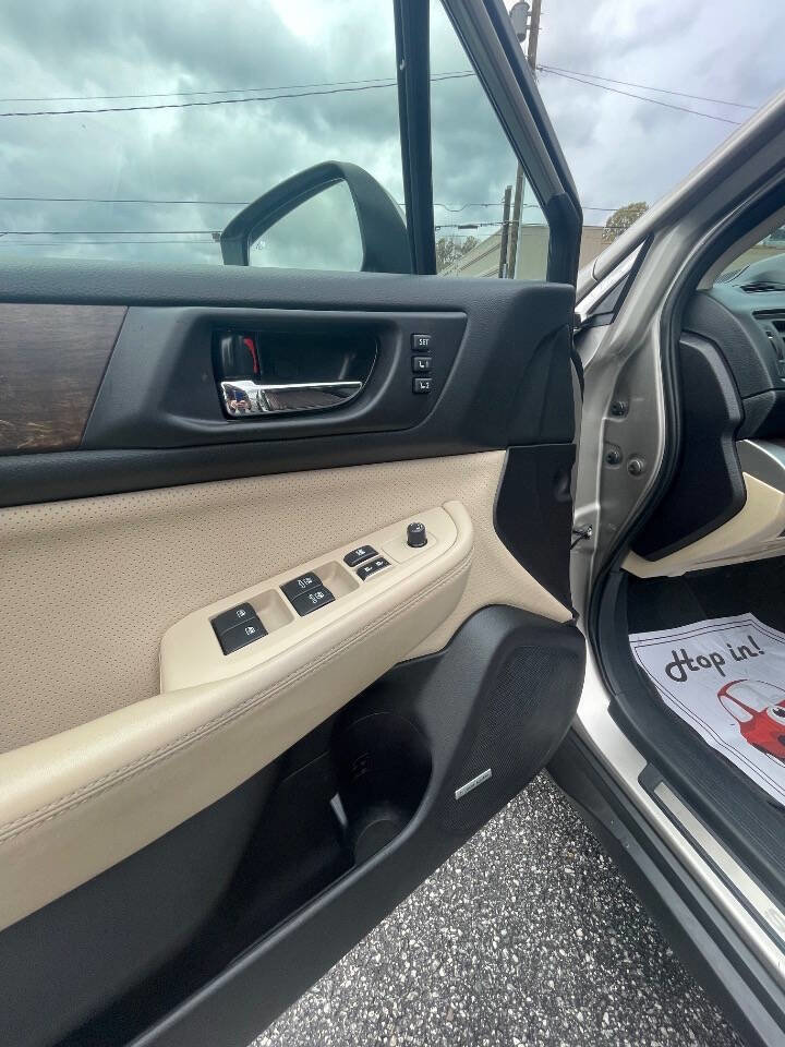 Used 2017 Subaru Outback 2.5i Limited image 13