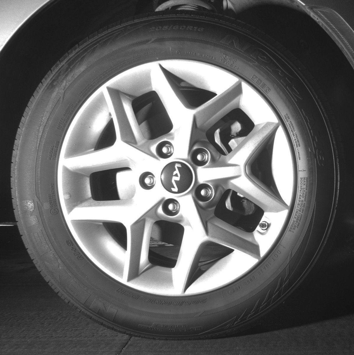 Used 2025 Kia Soul LX w/ LX Technology Package FWD image 13