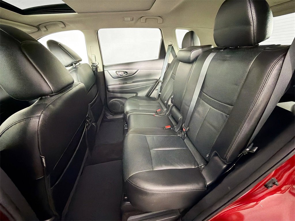 Used 2016 Nissan Rogue SL image 20