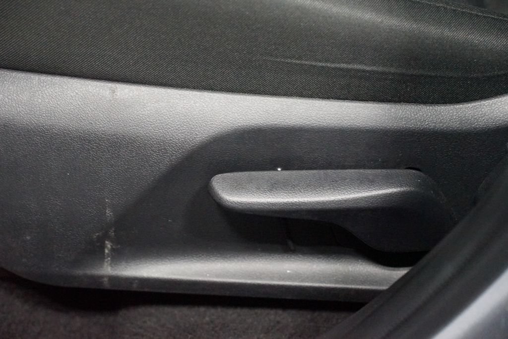 Certified 2025 Toyota RAV4 LE FWD image 32