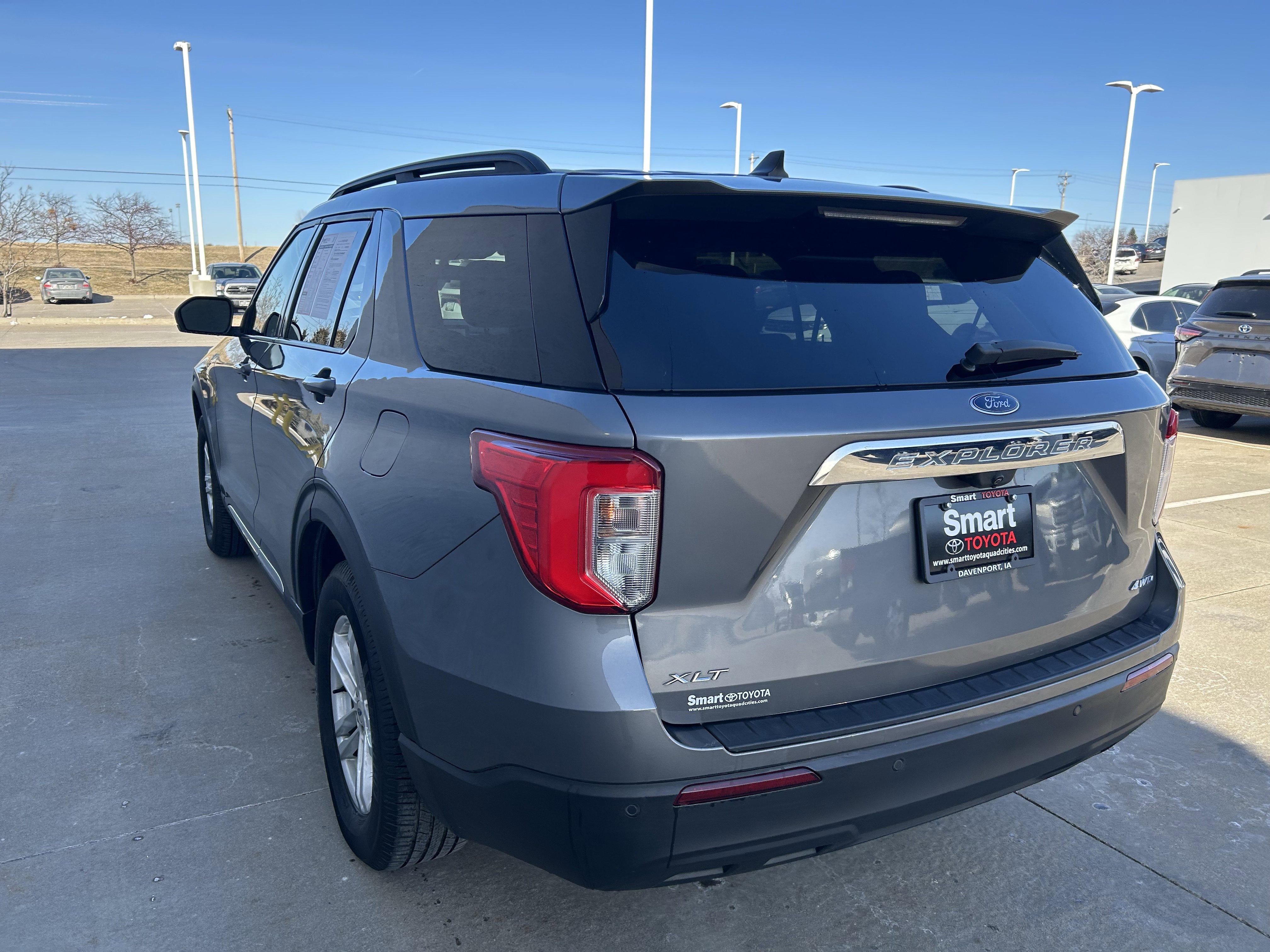 Used 2021 Ford Explorer XLT image 5