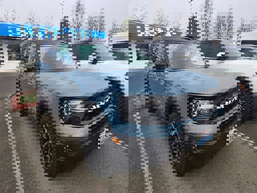 Used 2021 Ford Bronco Sport Outer Banks image 2