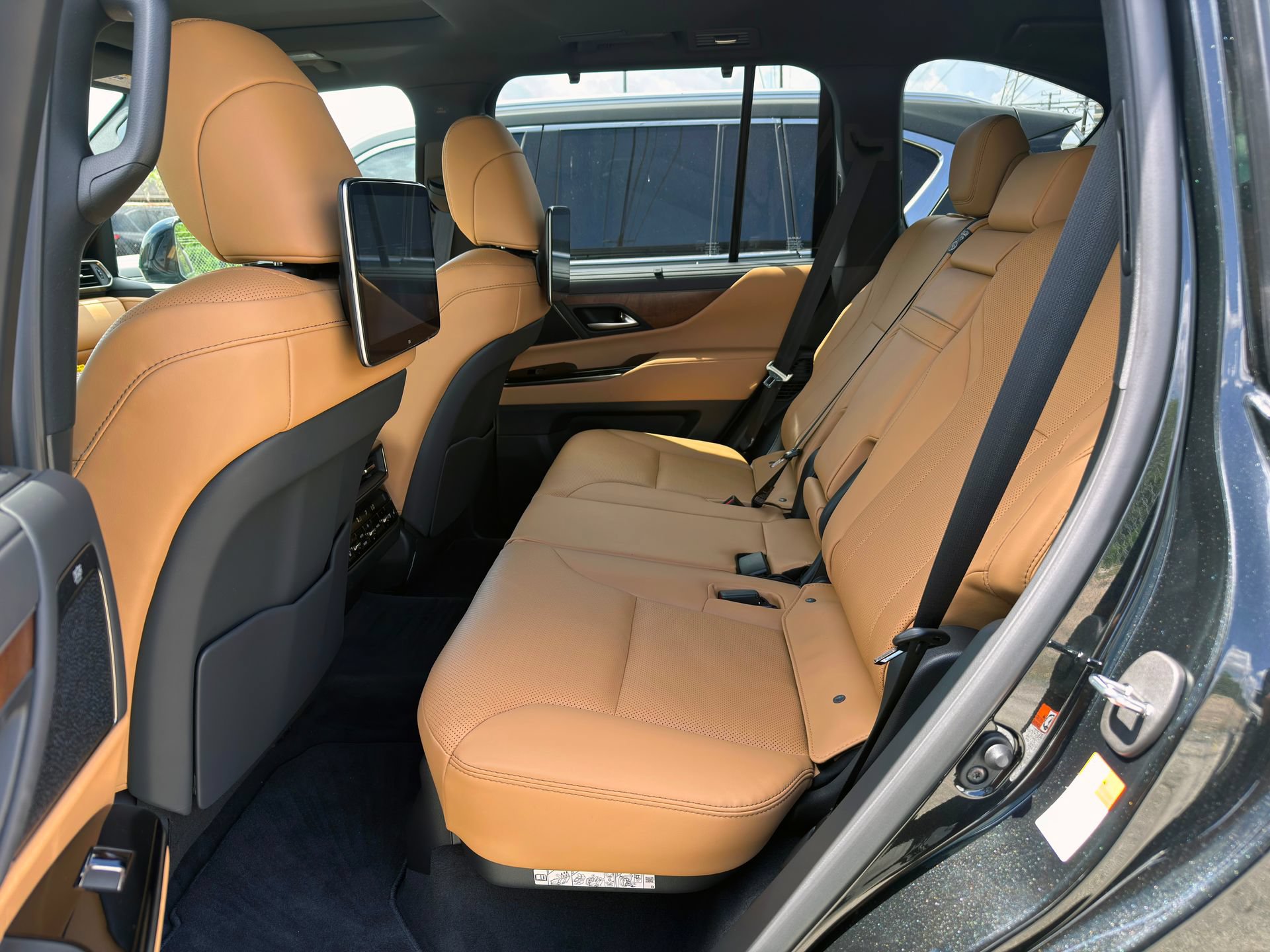 Used 2026 Lexus LX 700h Luxury AWD/4WD image 22
