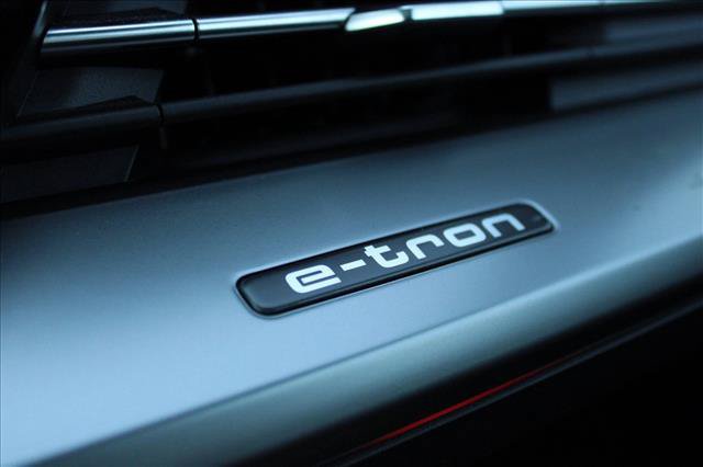 Used 2023 Audi Q4 e-tron Premium Plus w/ Premium Plus RWD image 18