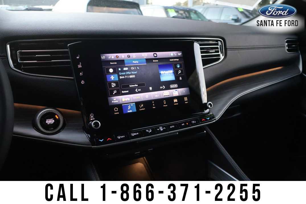Used 2024 Jeep Wagoneer L Series II w/ Flexible Seating Group AWD/4WD image 30