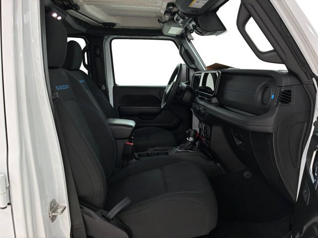 Used 2024 Jeep Wrangler Unlimited Rubicon 4xe AWD/4WD image 14