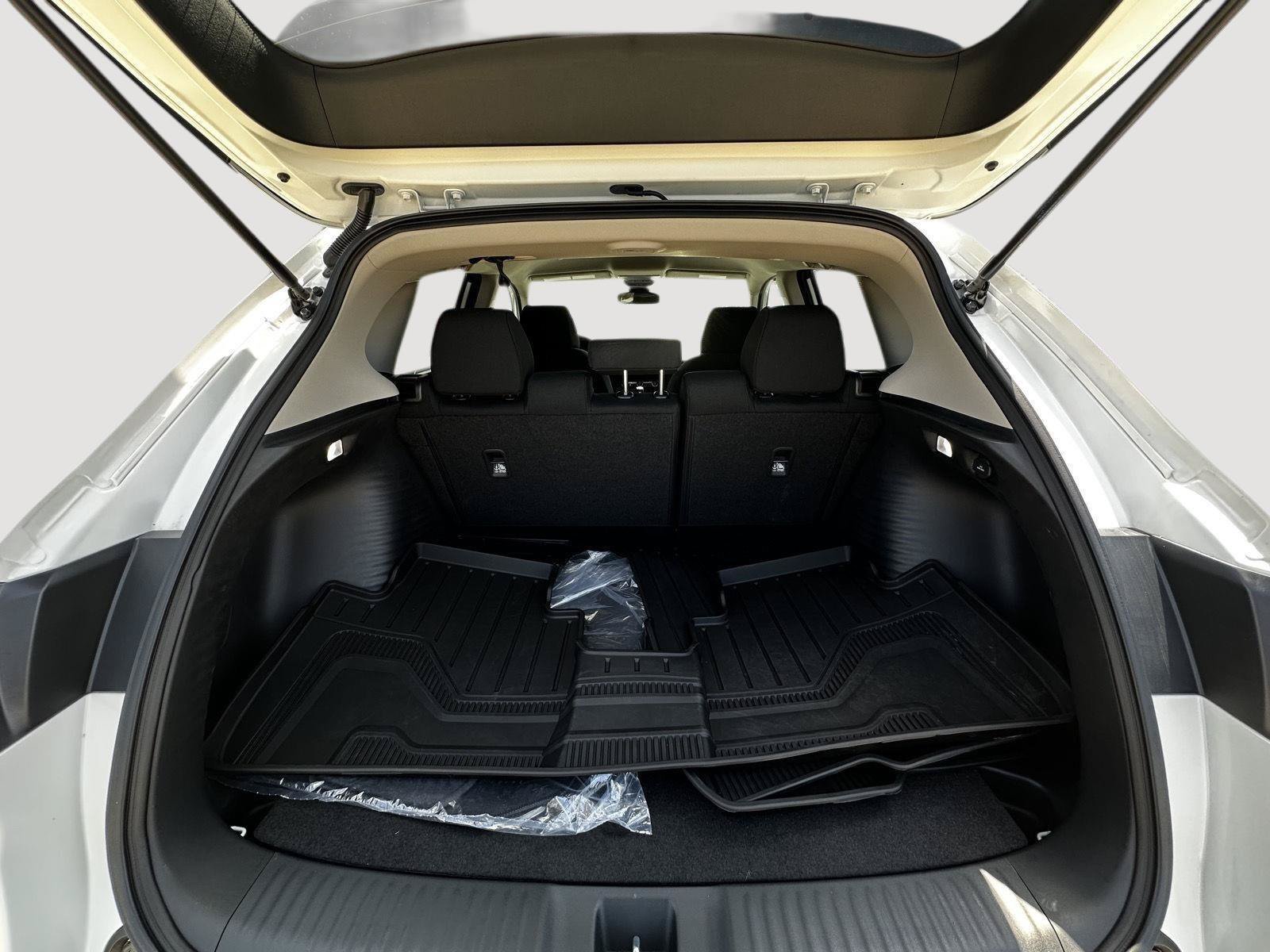 Certified 2026 Honda HR-V LX image 27