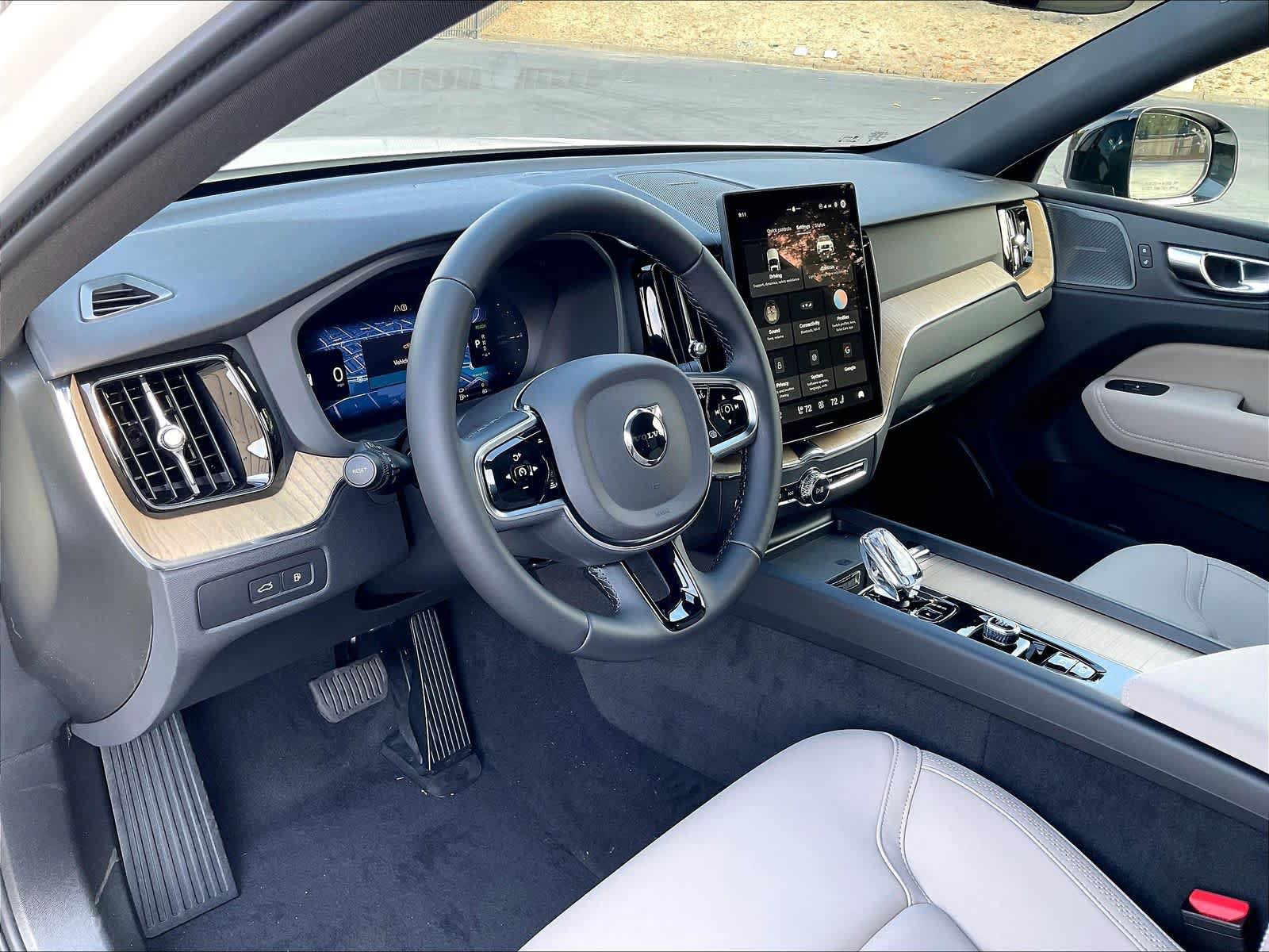 New 2027 Volvo XC60 T8 Plus AWD/4WD image 8