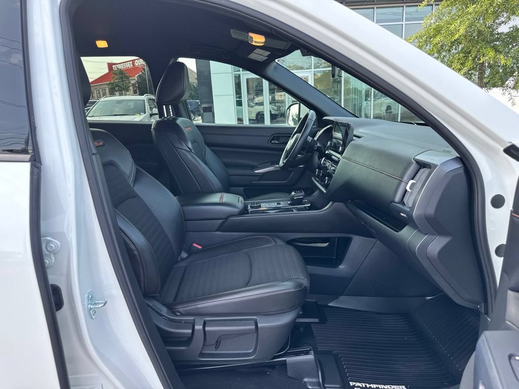 Used 2025 Nissan Pathfinder Rock Creek AWD/4WD image 14