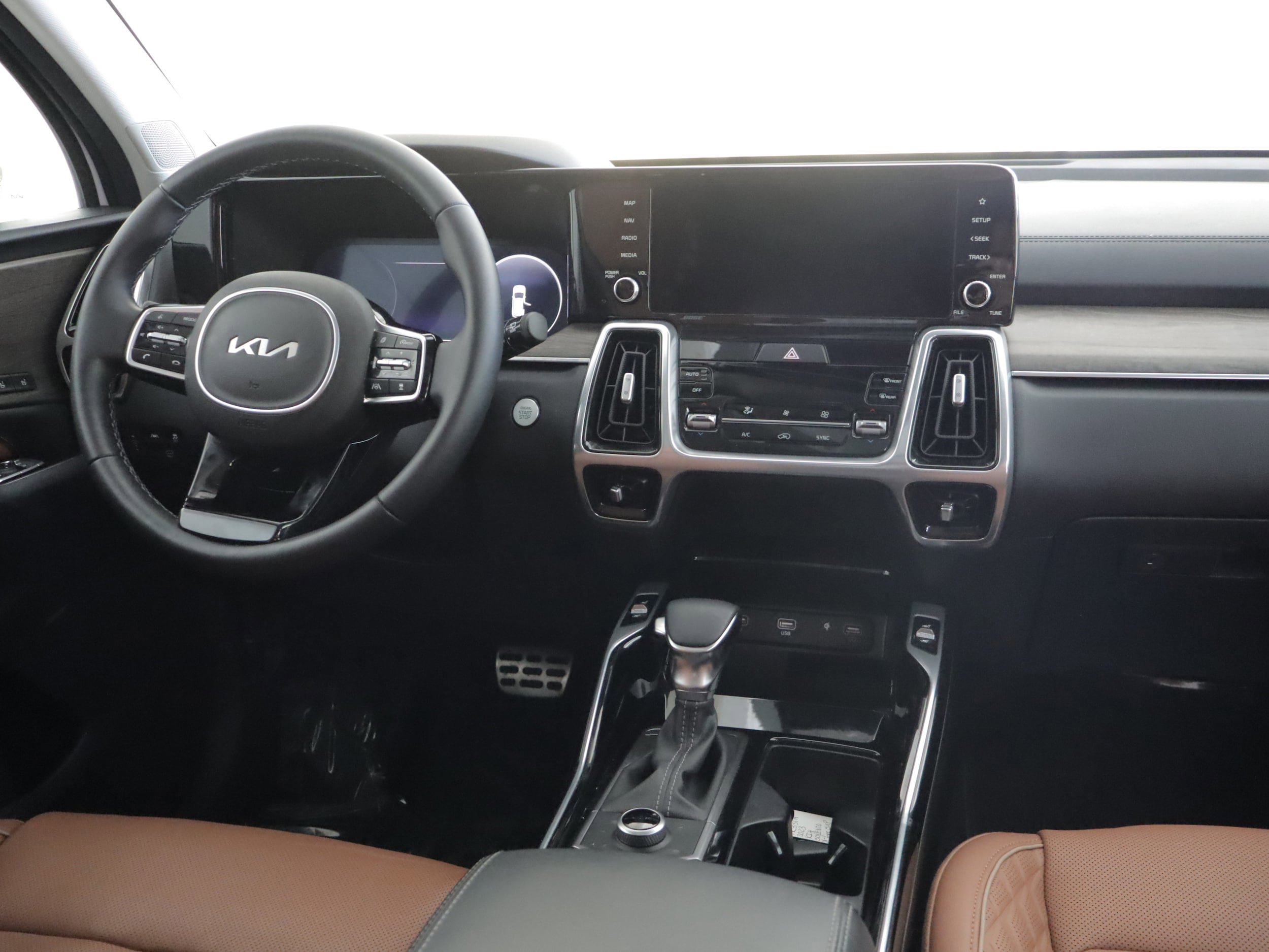 Used 2023 Kia Sorento SX Prestige AWD/4WD image 2