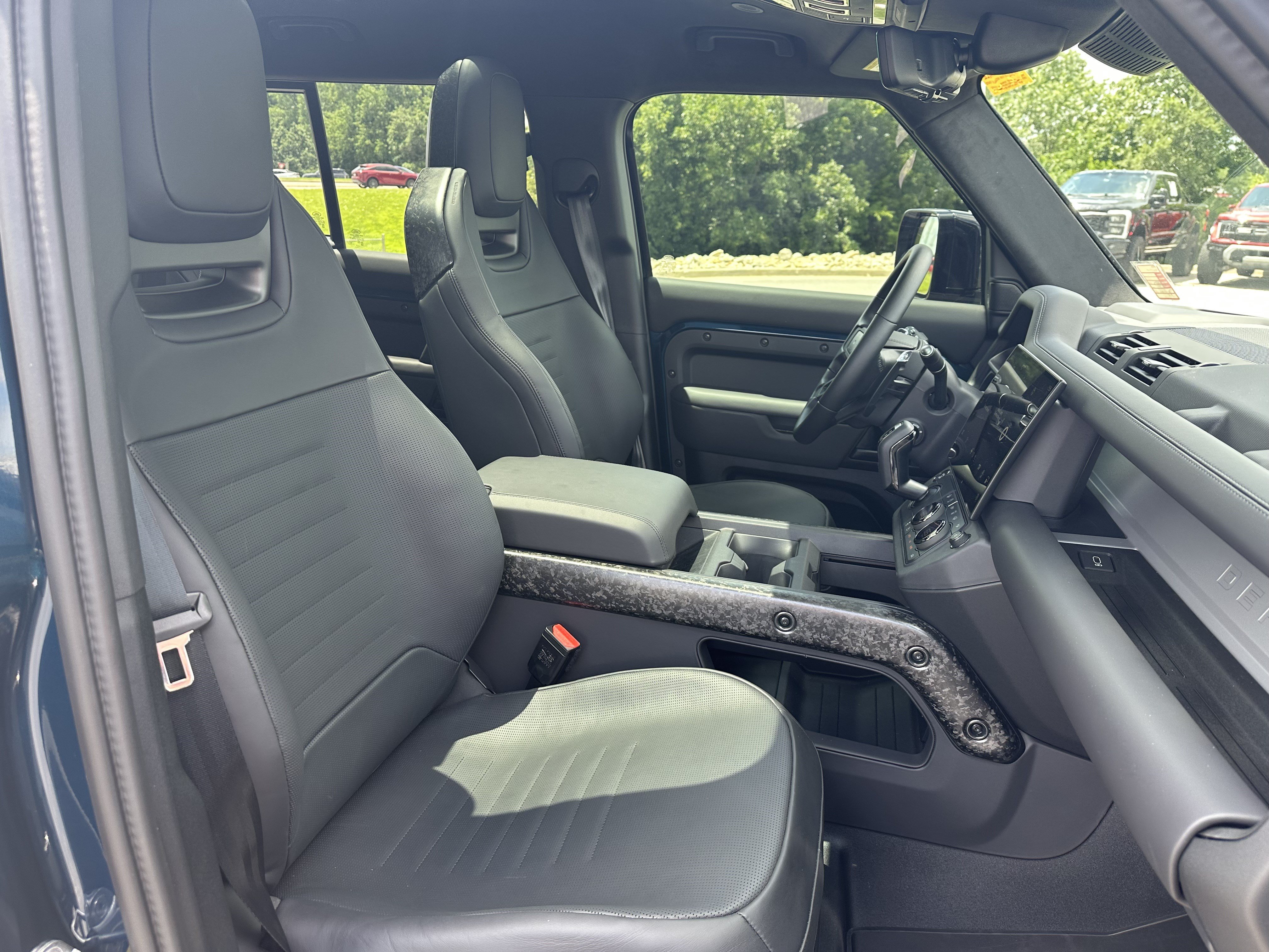 Used 2026 Land Rover Defender 110 OCTA AWD/4WD image 26