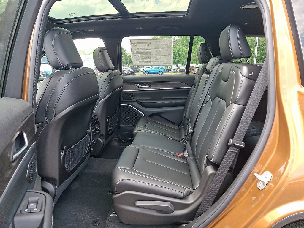 New 2026 Jeep Grand Cherokee L Limited AWD/4WD image 7