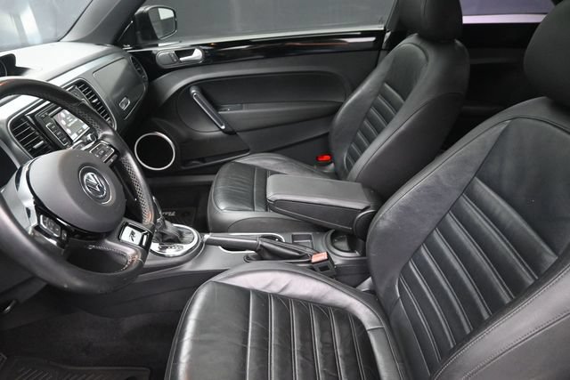 Used 2013 Volkswagen Beetle R-Line FWD image 17