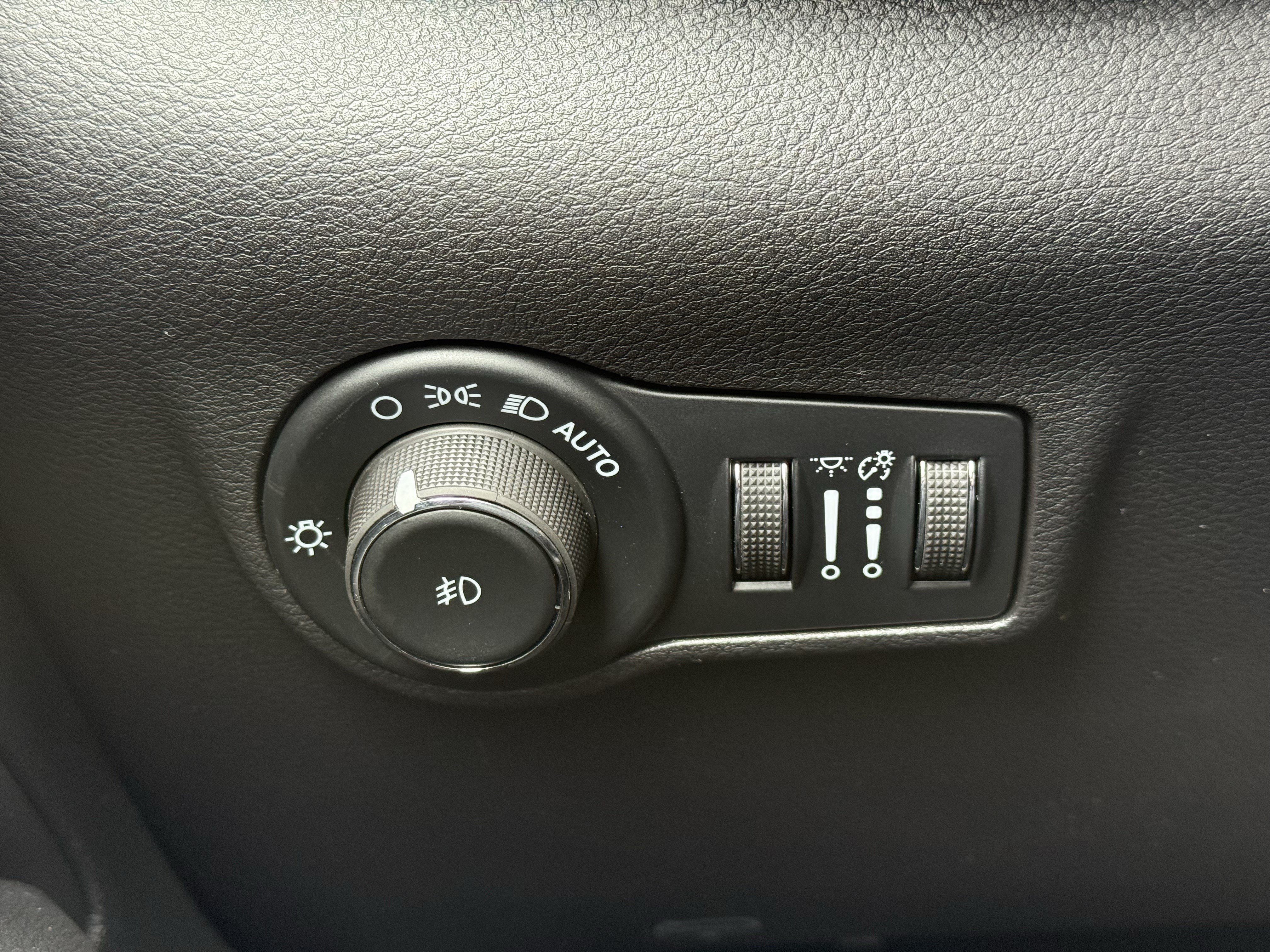 New 2026 Jeep Compass Latitude AWD/4WD image 28