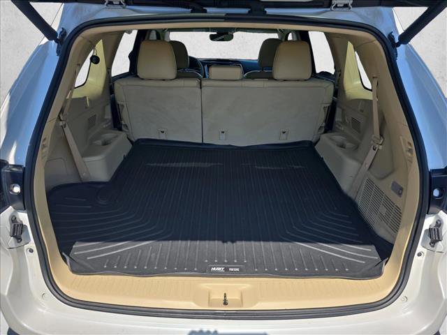 Used 2018 Toyota Highlander XLE AWD/4WD image 12