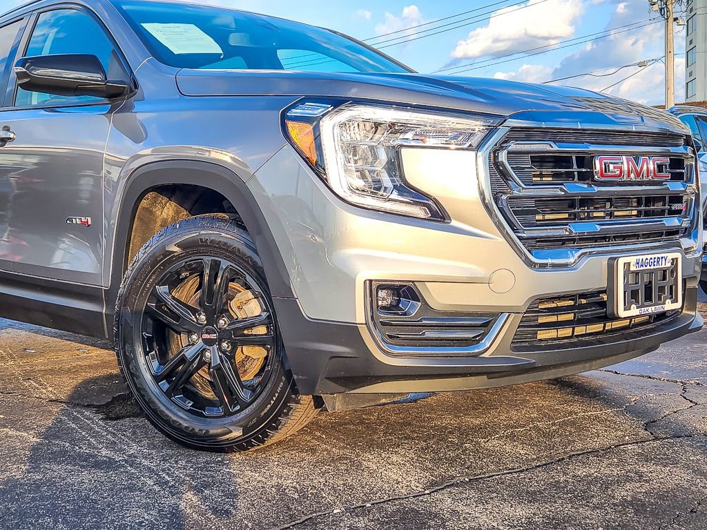 Certified 2024 GMC Terrain AT4 AWD/4WD image 2