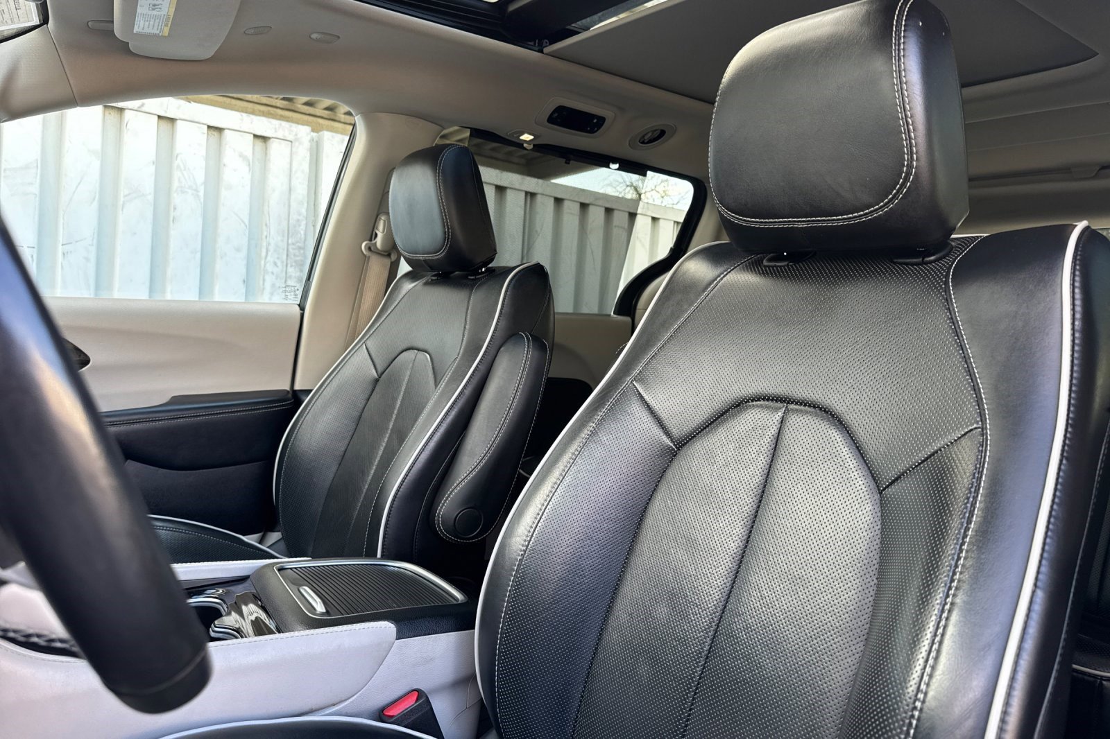 Used 2021 Chrysler Pacifica Limited w/ Premium & Safety Sphere Group image 22