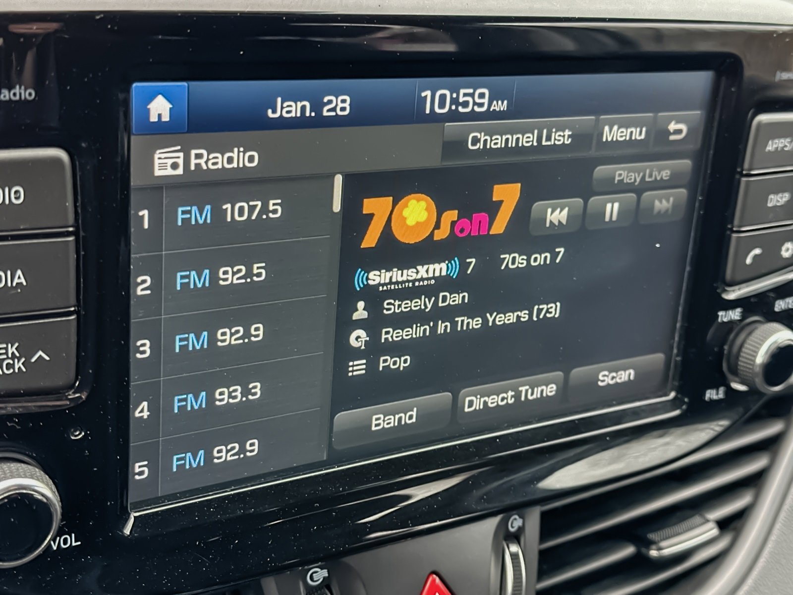 Used 2019 Hyundai Elantra GT image 27