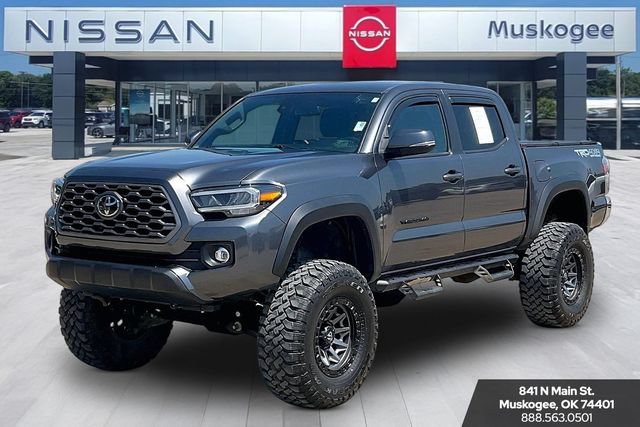 Used 2023 Toyota Tacoma TRD Off-Road AWD/4WD image 3