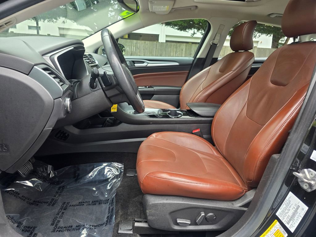 Used 2015 Ford Fusion SE w/ Equipment Group 202A FWD image 27