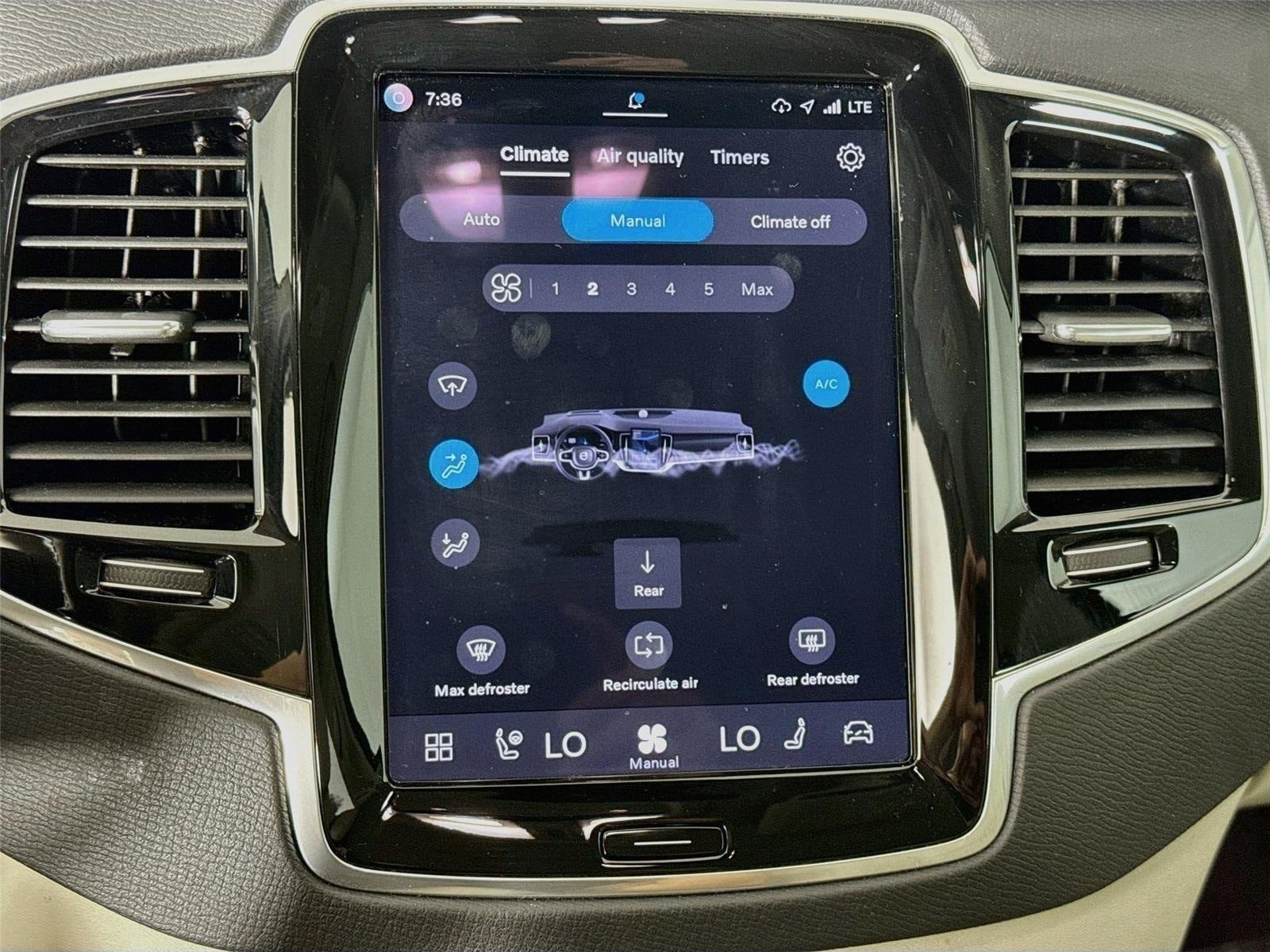 Used 2025 Volvo XC90 T8 Plus w/ Protection Package Premier AWD/4WD image 18