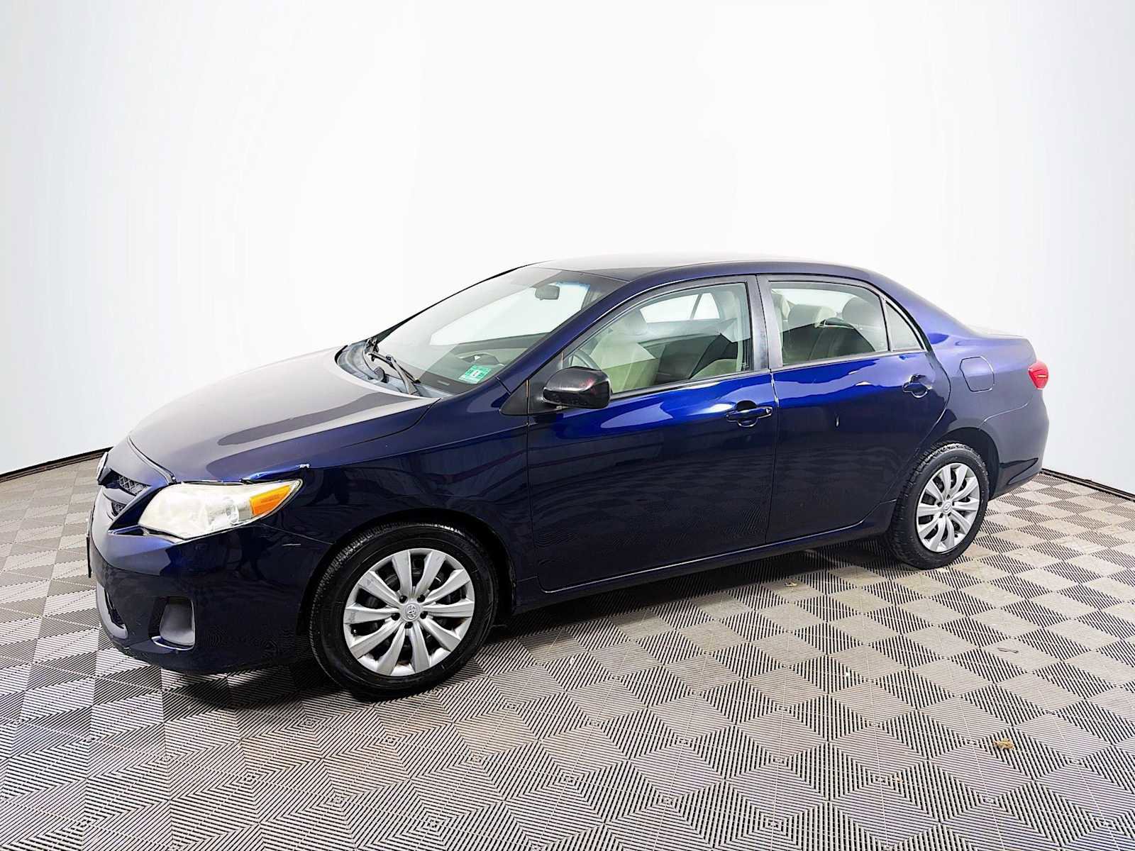 Used 2012 Toyota Corolla LE image 1