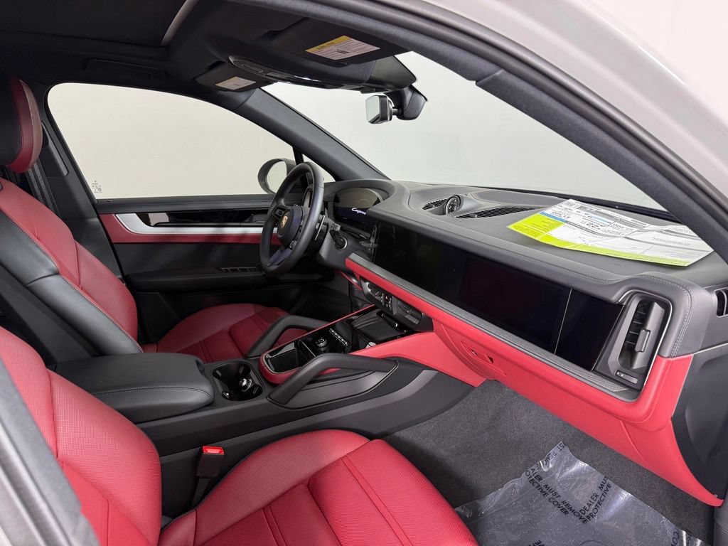 Certified 2025 Porsche Cayenne S AWD/4WD image 15