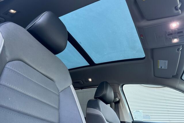 Used 2021 Volkswagen Atlas SEL Premium image 15