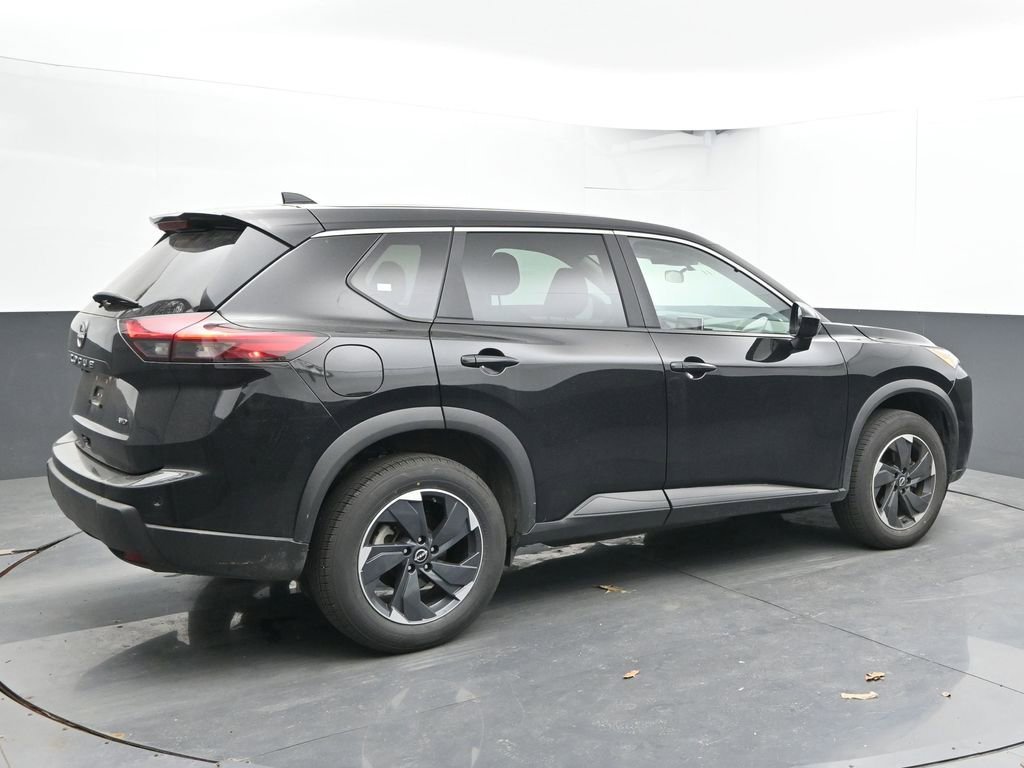 Used 2025 Nissan Rogue SV AWD/4WD image 11