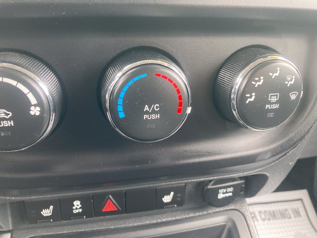 Used 2015 Jeep Patriot High Altitude AWD/4WD image 25