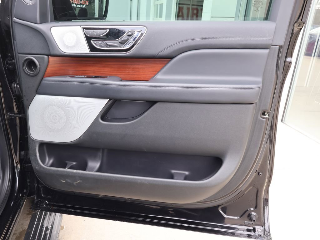 Used 2022 Lincoln Navigator L Reserve image 39