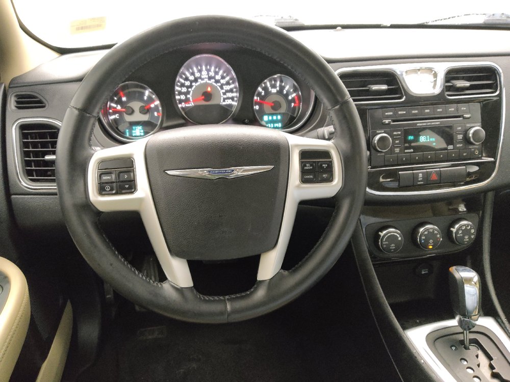Used 2014 Chrysler 200 Touring FWD image 22