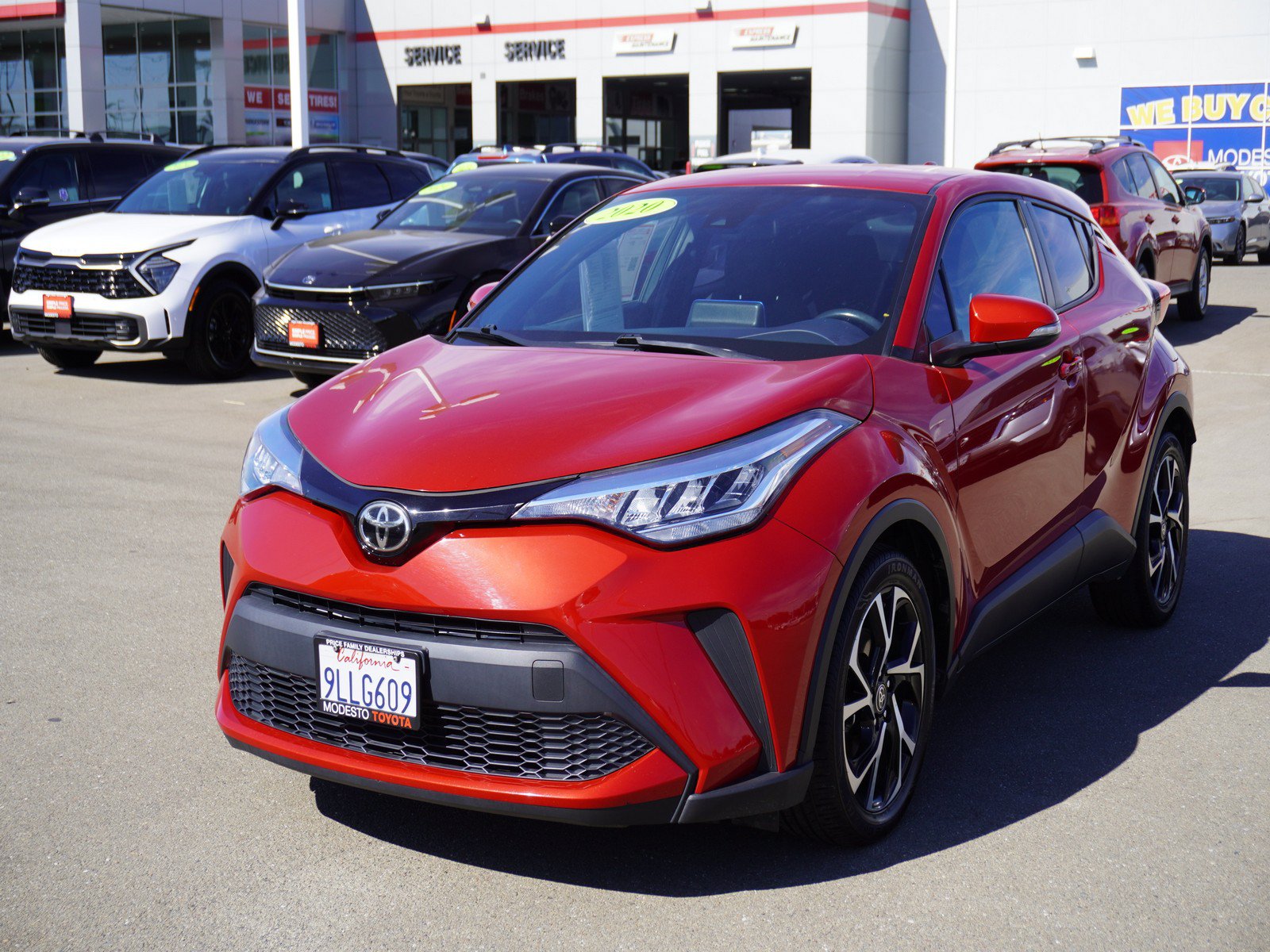Used 2020 Toyota C-HR XLE FWD image 7