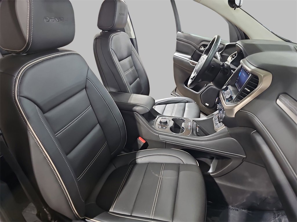 Used 2023 GMC Acadia Denali w/ Black Diamond Edition image 10
