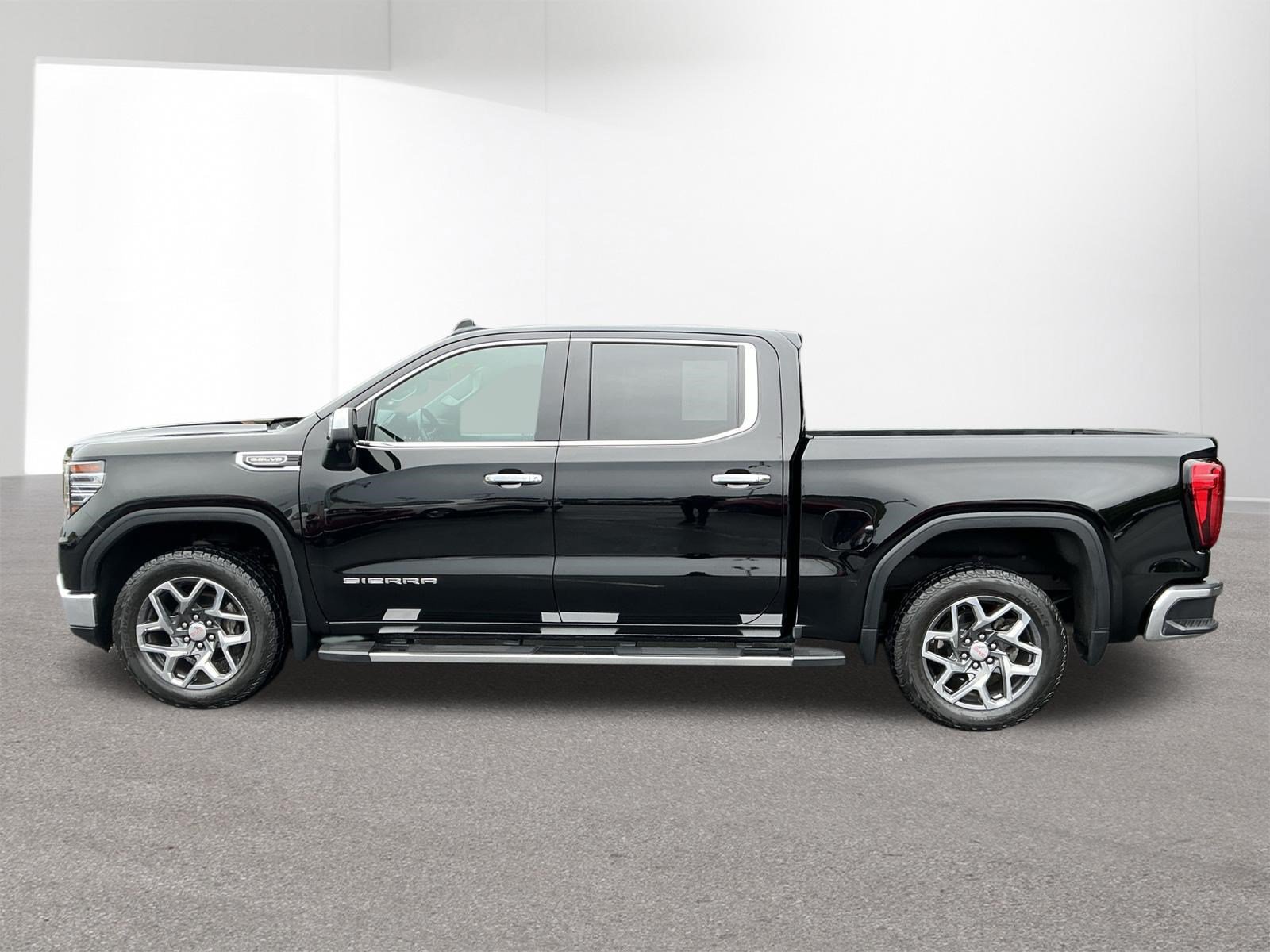 Used 2024 GMC Sierra 1500 SLT w/ SLT Premium Plus Package AWD/4WD image 6