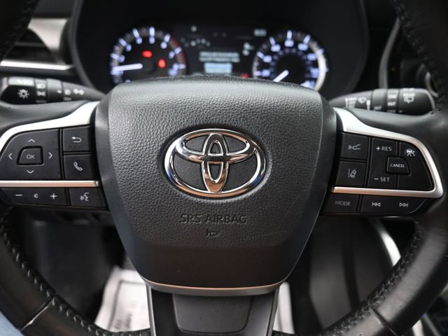 Used 2024 Toyota Highlander LE image 17