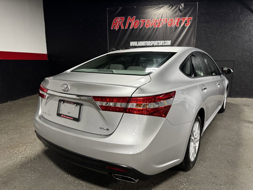 Used 2013 Toyota Avalon XLE w/ Preferred Accessory Package FWD image 4