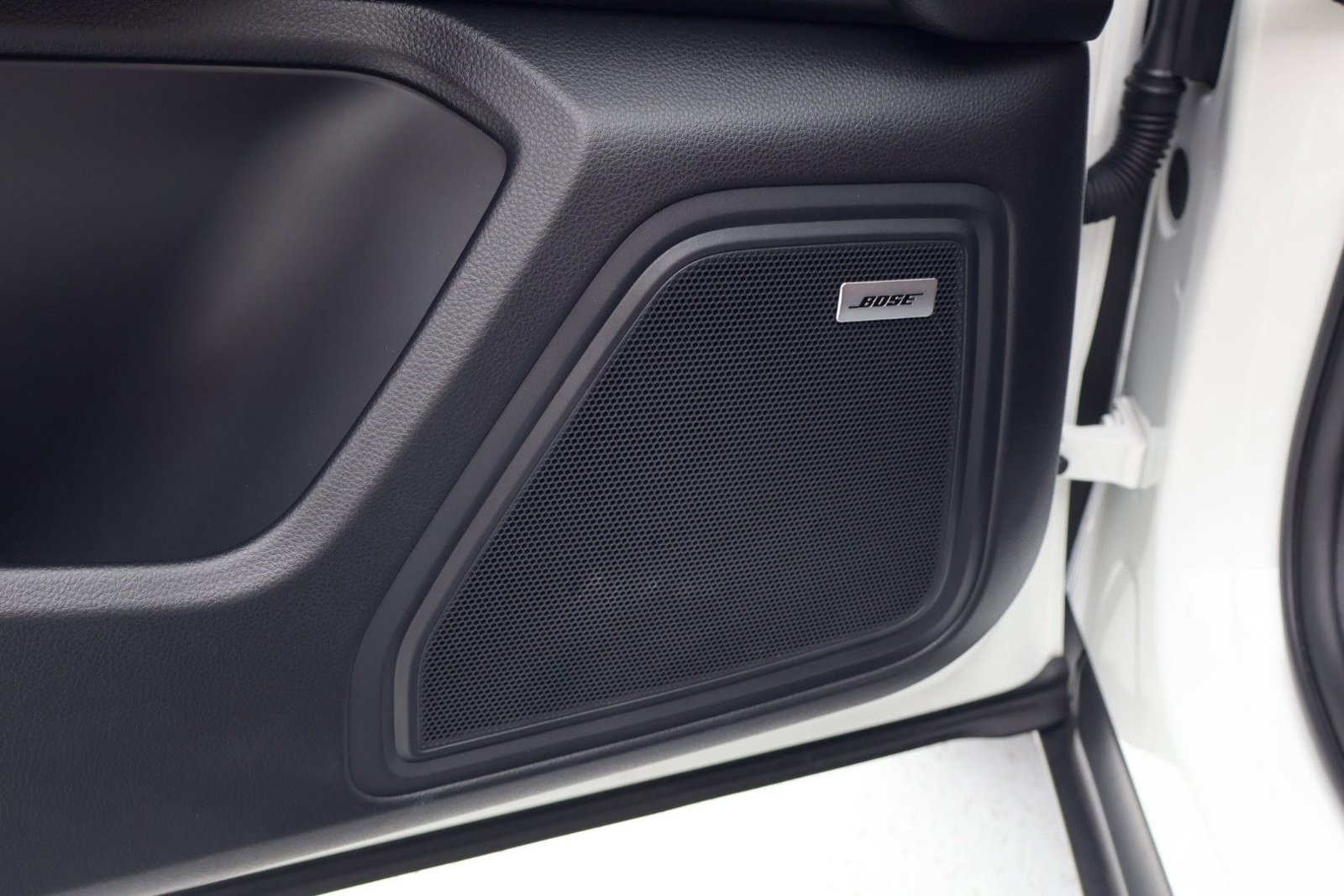 Certified 2025 Porsche Macan image 14