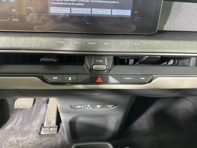 Used 2024 Kia EV9 Wind image 23