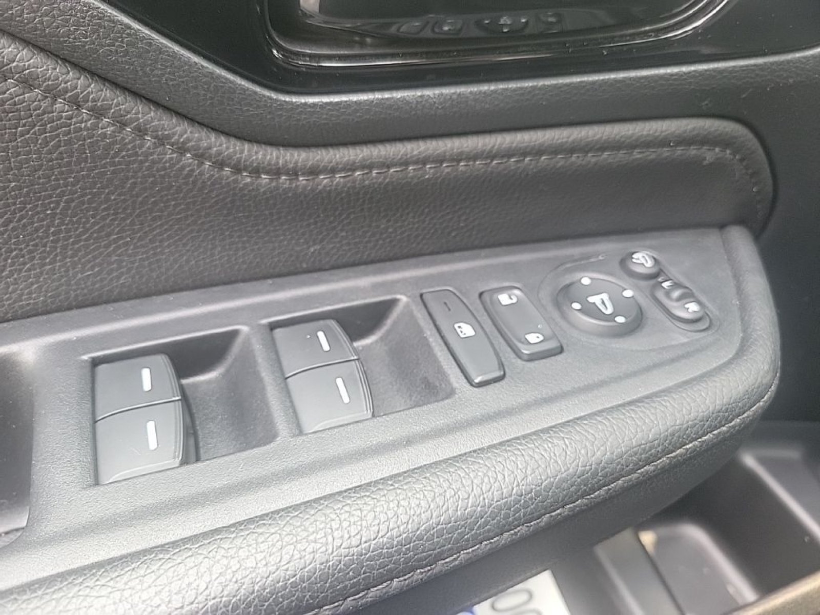 Used 2024 Honda Odyssey Elite image 12