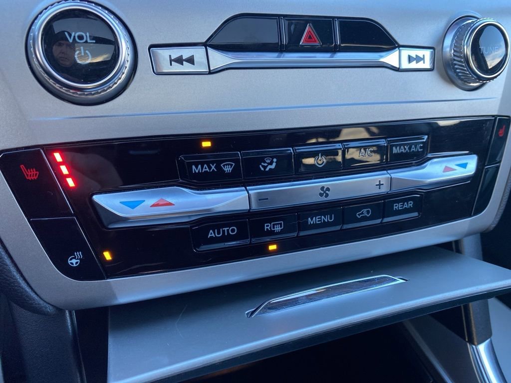 Used 2022 Ford Explorer XLT w/ Equipment Group 202A image 37