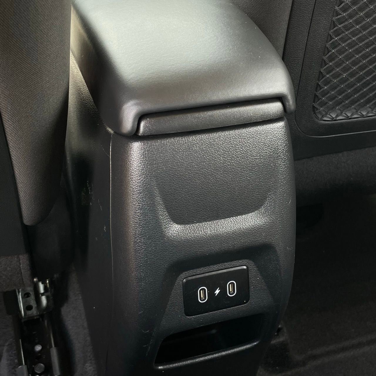 Used 2025 Hyundai Venue SEL FWD image 24