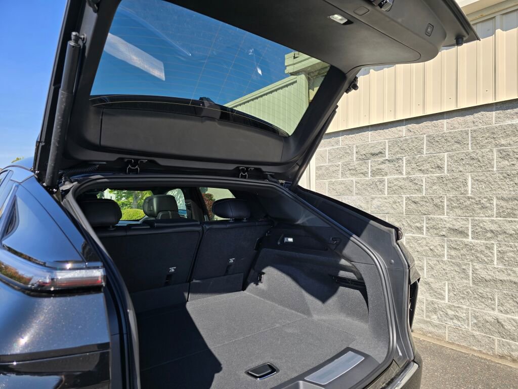 New 2026 Cadillac Lyriq Luxury image 7