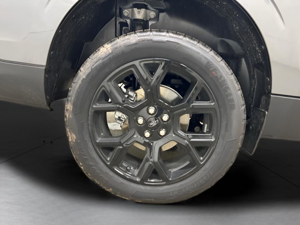 Used 2025 Ford Maverick XLT w/ Black Appearance Package image 9